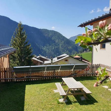 App Col Di Lana - Agriturismo La Majon Da Col Колле-Санта-Лучия Экстерьер фото